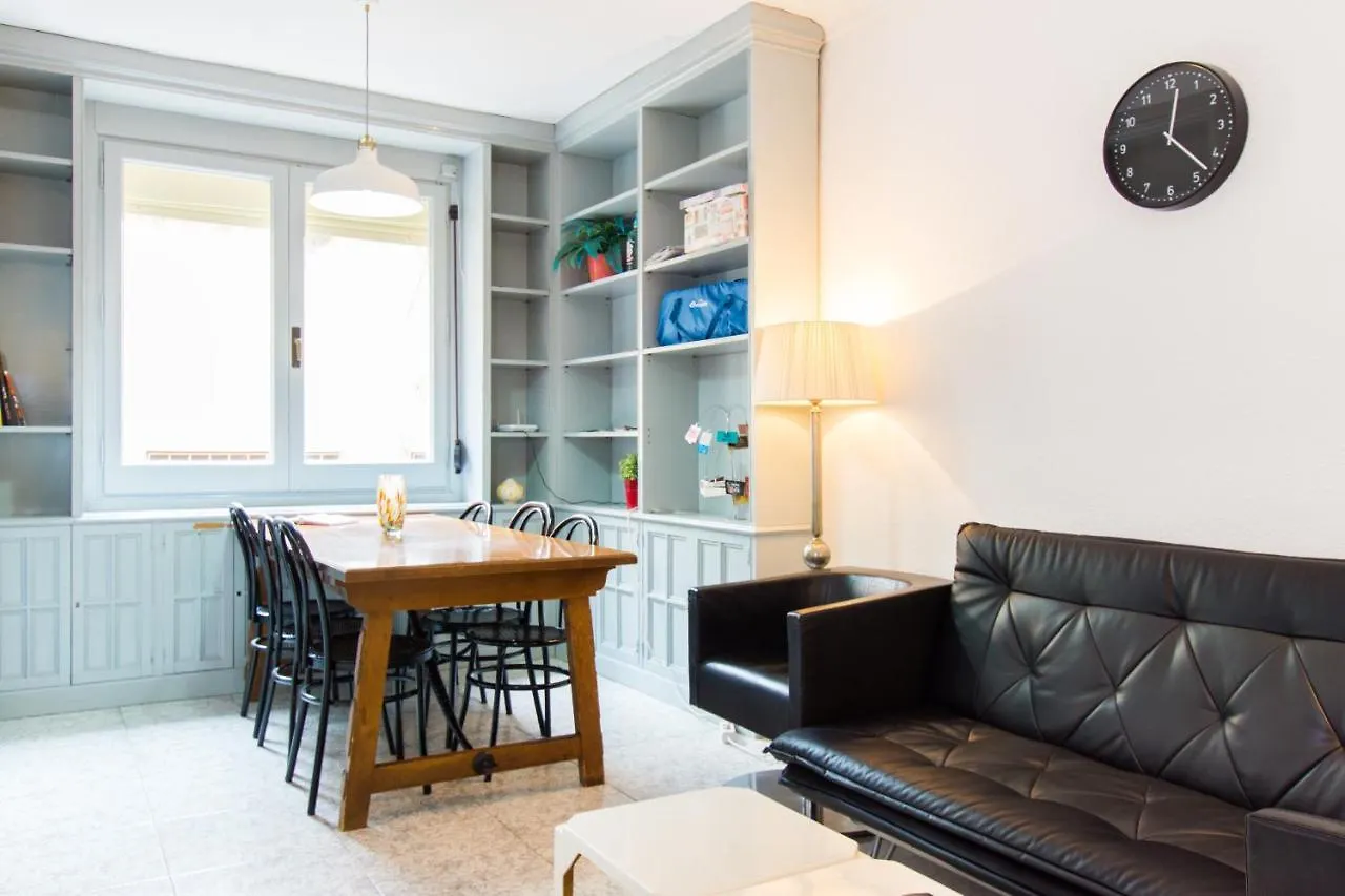 Charm Apartment Sagrada Familia برشلونة 0*,  إسبانيا